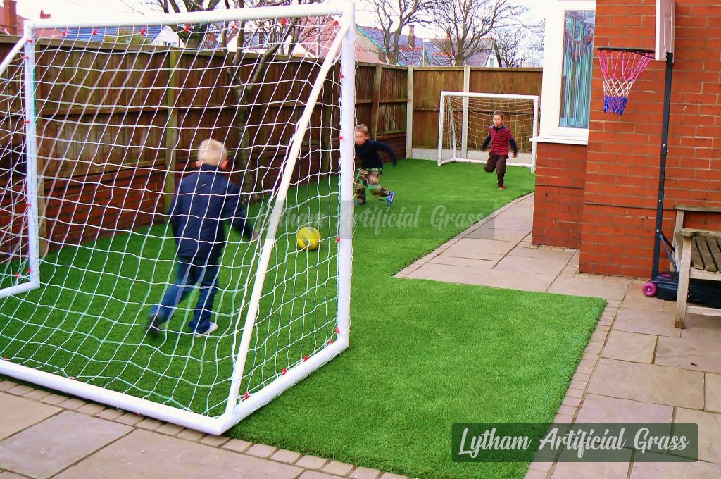 Children-playing-on-artificial-grass-fairhaven